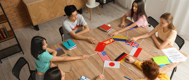 Yabancı dil öğrenen çocuk